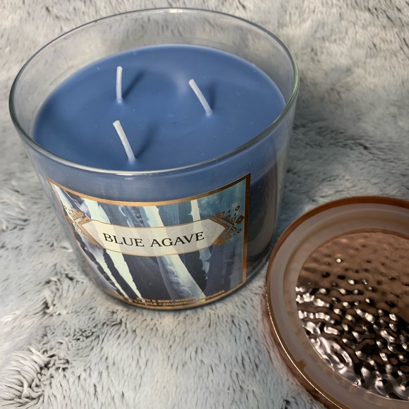 Blue Agave 3-wick candle from Bath & Body Works (2017) - Picture 2 of 3